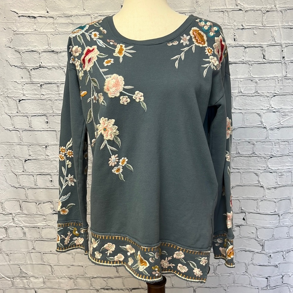 Johnny Was embroidery top NWT, Small
